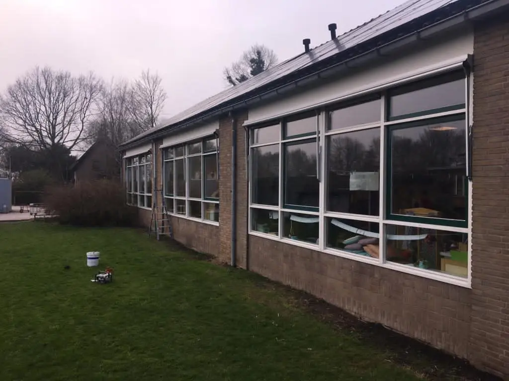 Kozijnen met nieuw HR++ glas basisschool de Horizon