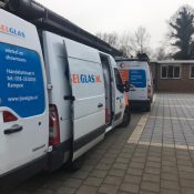 Werkbussen IJsselglas op schoolplein basisschool de Horizon